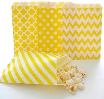Traktatiezakjes Pasen - Uitdeelzakjes - Verjaardagzakjes - Feestzakjes - Snoepzakjes - Geel - Witte Stip / Streep / Bloem / Haaietanden - Papier - 13x18 cm | Polkadot - Dots | Geboorte - Verjaardag - Bruiloft - Feest - Babyshower | Traktatie - Kado