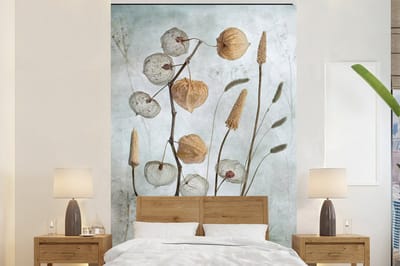 Behang - Fotobehang Stilleven - Natuur - Herfst - Droogbloemen - Bruin - Breedte 200 cm x hoogte 300 cm