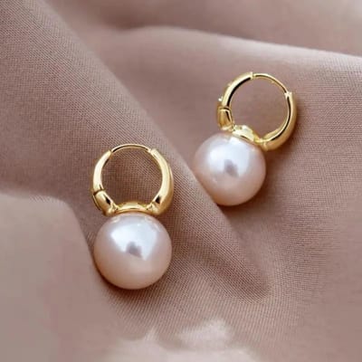 Nieuw In Imitatie Parel Hoepel Oorbellen Dames Mode Minimalistische Stijl Koperen Oor Gesp Licht Luxe Bruiloft Oorbel Accessoires brown