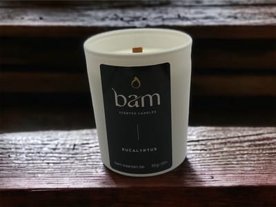 BAM Mini Eucalyptus Geurkaars – Eucalyptus Kaars met Houten Wiek – Vegan Geurkaars van Zonnebloemwas – 25 Branduren – Handgemaakt in België