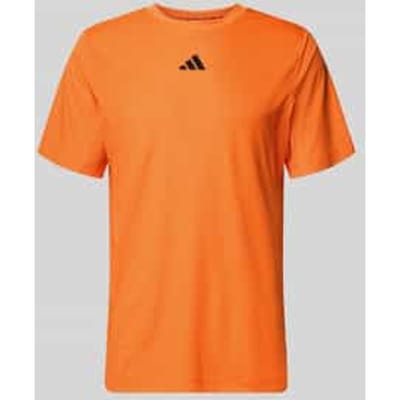 Adidas designed for training pro lift 3-stripes t-shirt in de kleur oranje.