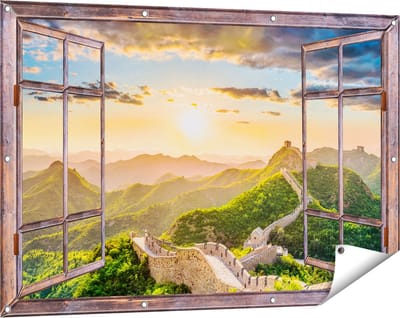 Gards Tuinposter Doorkijk De Chinese Muur door de Bergen met Zon - 120x80 cm - Tuindoek - Tuindecoratie - Wanddecoratie buiten - Tuinschilderij