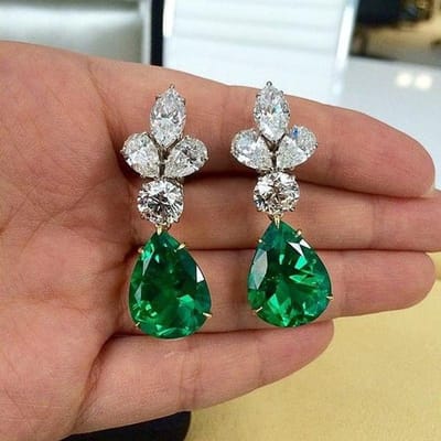 Huitan Vintage Groene Druppel Zirkonia Hangende Oorbellen voor Vrouwen Retro Feest Elegante Dames Accessoires Cadeau Esthetische Sieraden white
