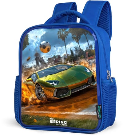 NoBoringSuitcases.com® - Rugzak blauw - Schooltas jongens - Sportauto knalt door voetbalveld met bal - Kinder rugtas jongen - Boekentas kind - Kinderrugzak voor school - Schoolrugzak