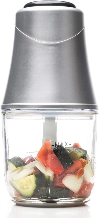 TIM® Hakmolen Elektrisch - Hakmolen Electrisch Met 600 ml Glazen Kom - Food Chopper Met 3 Titanium Messen – Keukenmachine - Groentesnijder - Mandoline - Vleessnijder - ‎Roestvrij Staal - Zilver - 28cm x 15cm x 15cm; 1.61 kg