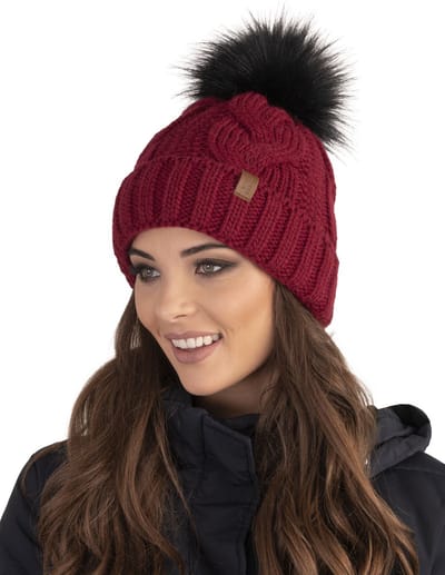 Vivisence Dames Wintermuts - Modieuze Steek Met Zacht Breisel Pompon Van Imitatiebont En Binnenkant Met Fleece - Comfortabele Pasvorm En Warme Bescherming Voor Koude Winterdagen - Wijnrood