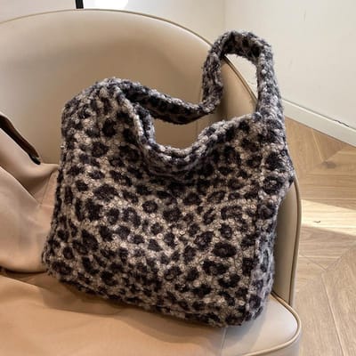 Koreaanse Versie van Ins Pluche Luipaardprint Tote Bag voor Dames Herfst en Winter Nieuwe Grote Capaciteit Commuter Eén Schouder Onderarmtas voor Dames black