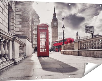 Gards Tuinposter Rode Telefooncel in Londen bij de Big Ben - 120x80 cm - Tuindoek - Tuindecoratie - Wanddecoratie buiten - Tuinschilderij