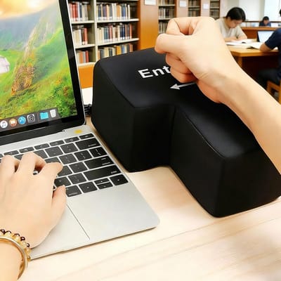 USB Enter Kussen – Anti Stress Kussen Enter Toets | Plug & Play | Comfort Bureau Kussen voor Kantoor & Gaming | Zwart