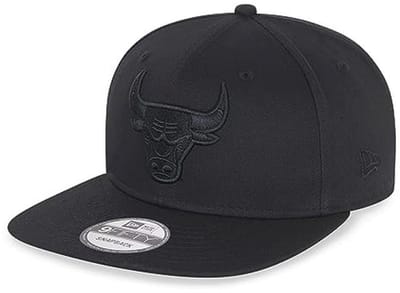 Chicago Bulls NBA Black on Black 9Fifty Snapback Cap