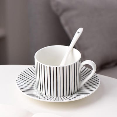 Tasse à café et soucoupe en céramique européenne style Hepburn Rétro Rayé Noir et Blanc à Pois Mug Assiette à gâteau Service à thé de l'après-midi 200ML