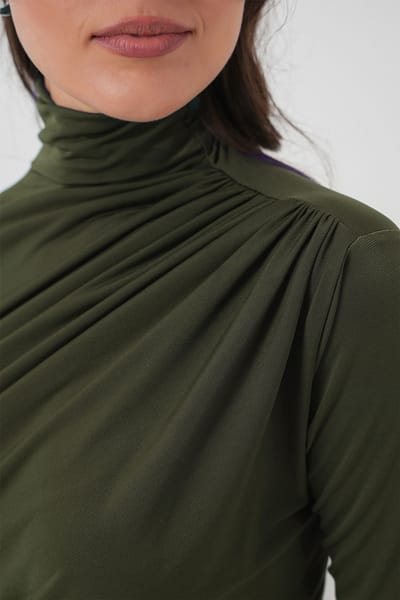 Aansluitende colblouse met drapeer-detail