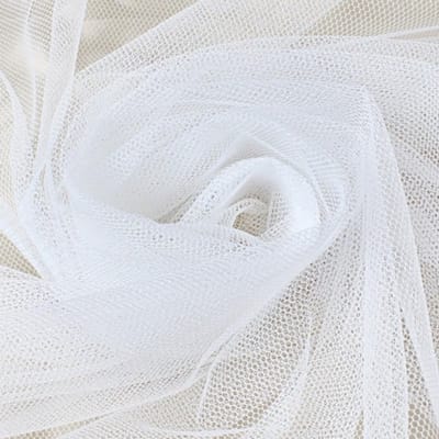 Dailygoods- Tule Stof 500cm x 300cm - Extra Brede Netstof - Zachte Tule - Polyester - Bruiloft/Gordijn Decoratie - Keuze uit 12 Kleuren