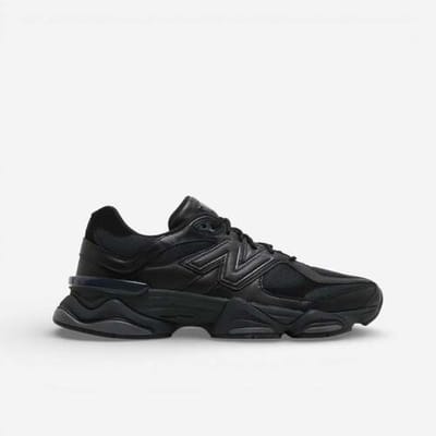 Lage Sneakers New Balance 9060 Triple Black Leather
