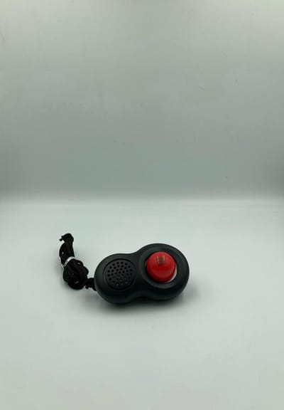 *** Clicker voor Honden/Dieren Trainen- Clicker met Polsband en elastisch - Zwart/Rood - van Heble® ***