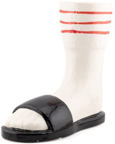 Aardewerk vaas Sokken in sandalen