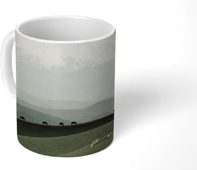 Mok - Koffiemok - Grijs - Berg - Paarden - Mokken - 350 ML - Beker - Koffiemokken - Theemok