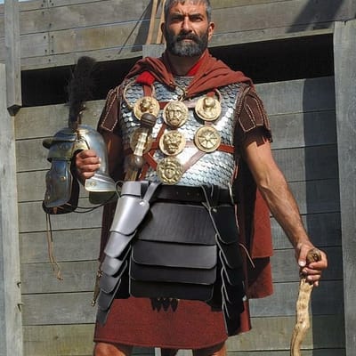 Driehoekige Retro Thigh Armor Middeleeuwse Viking Tailleband met Brede Gesp voor LARP, Cosplay en Feestkleding van PU Leer (Zwart)