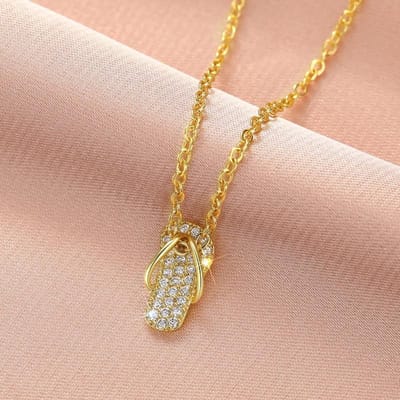 Huitan Chic Slippers Vormige Hanger Ketting voor Vrouwen Bling Kristal CZ Grappige Zomer Meisjes Nek Accessoires Statement Sieraden brown