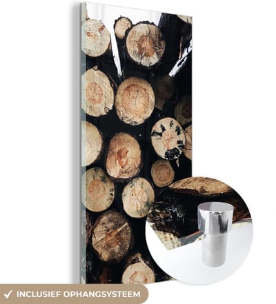 MuchoWow® Glasschilderij 60x120 cm - Schilderij acrylglas - Hout - Winter - Haard - Boomstam - Foto op glas - Schilderijen