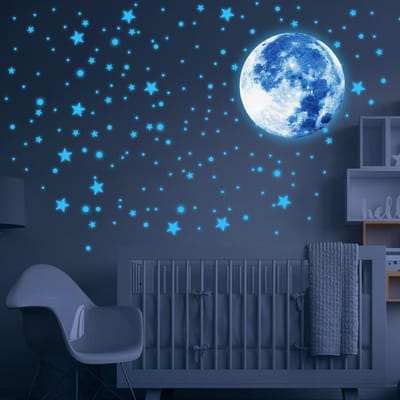 Dailygoods- Sterren Projector - Glow in the Dark Sterren - Maanstickers - Plafond Stickers - 435 Stuks - Creëert Rustgevende Sfeer - Plafondstickers
