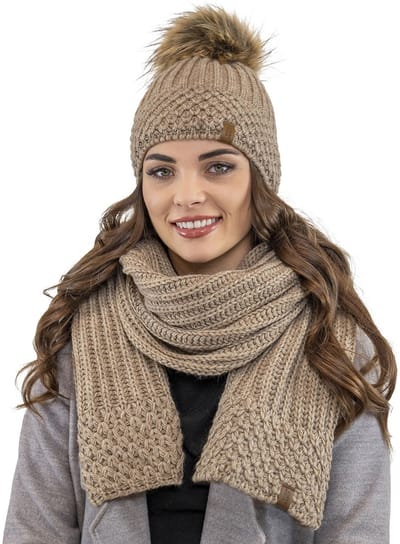 Vivisence Dames Winter Muts En Sjaal Set - Zachte Fleecevoering Pompon Van Kunstbont Elastische Pasvorm Antistatisch - Comfortabele Warmte Op Koude Winterdagen Stijlvol Dagelijks Draagcomfort - Beige