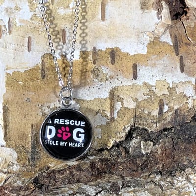 GoedeDoelen.Shop | Ketting A Rescue Dog Stole My Heart | Statement Ketting | Rescue Dog | Rescue Paw | Dierenwelzijn | Unisex | Wellness-House