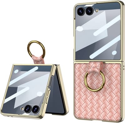 Casemania Hoesje Geschikt voor Samsung Galaxy Z Flip 7 - Pale Pink - Luxe Kunstlederen Backcover met Gevlochten Uitstraling - Backcover Telefoonhoesje met Ingebouwde Tempered Glazen Screenprotector en Ring