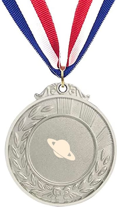 Akyol - planeet medaille zilverkleuring - Planeten - astronaut - saturnus - planeten - universum - zonnestelsel - cadeau - gepersonaliseerd - accessoires - sleutelhanger met naam