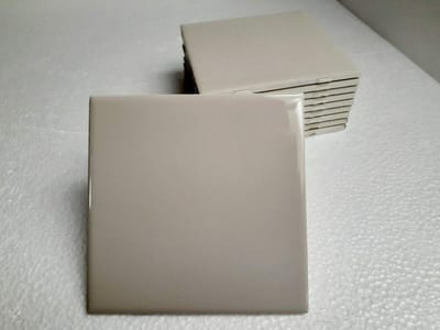 Keramische Tegel - Wandtegel Vierkant - Badkamer Keuken - Glanzende Afwerking - 15x15 cm - Beige
