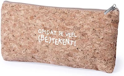 Etui 'Omdat je veel (be)tekent!'