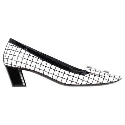 Roger Vivier Belle Vivier Graphic Grid Pumps in Wit Leer