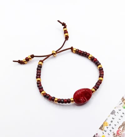 Jeannette-Creatief® - Beach - Armband Red Big Rock - Beach - Leren Armband met Grote Acrylkraal en Miyuki Rocailles