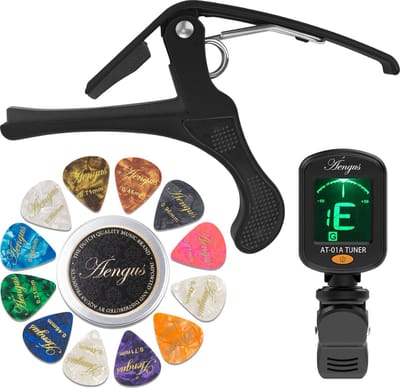 Áengus accessoires set voor Klassieke Gitaar, basis - gitaartuner, capo en blikje met 12 plectrums