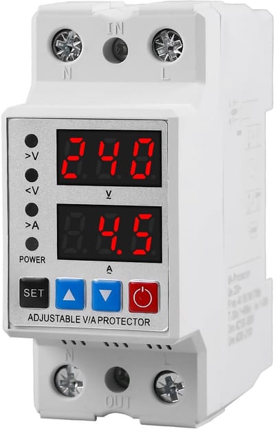 Dailygoody - Onderspanningsbeveiliging - Spanningsstabilisator - Automatische reset - Compact - Stroommeter - Veiligheid voor jouw elektrische install