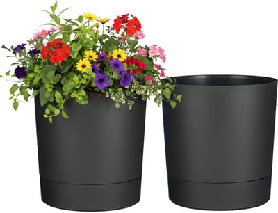 Mica Decorations Bloempot Coco - 2x - met onderschaal - antraciet - H30 x D28 cm - kunststof - buiten