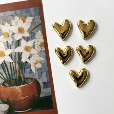 TLVX 5 stuks 3D Hartjes Magneten Goud Glanzend / Leuke Koelkastmagneten Chroom / Speel- & Leer Magneet / School / Whiteboard / Gold Chrome Hearts / Valentijn / Spiegel / Glans / Notitie / Memo bord / Schoolbord / Magnetisch / Love You Foto Magneetjes