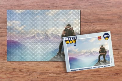 Puzzel Eenzame bergbeklimmer heeft de top bereikt - Legpuzzel - Puzzel 1000 stukjes volwassenen