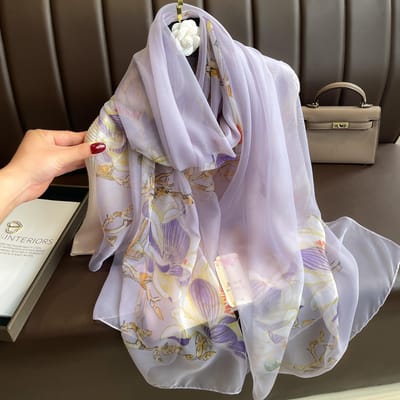 Écharpe en soie de luxe imprimée S pour femme Protection solaire Serviette de plage Mode avec une grande écharpe Châle Bandana