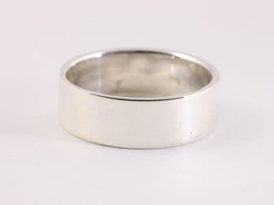 Gladde zilveren ring - 7 mm. - maat 16