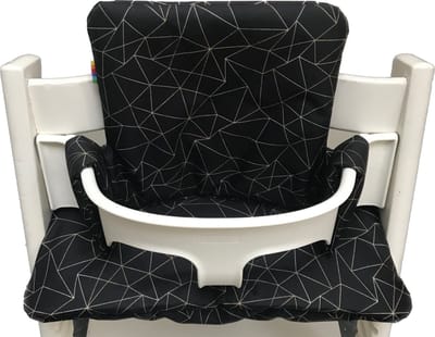 Gecoate kussenset voor de Tripp Trapp kinderstoel van Stokke - grafisch zwart - eenvoudig schoon te vegen - comfortabel - duurzaam