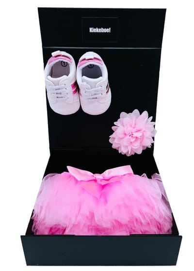Kraamcadeau meisje -babysneakers en baby petticoat - cadeau geboorte - babycadeau ook rechtstreeks als cadeau te versturen