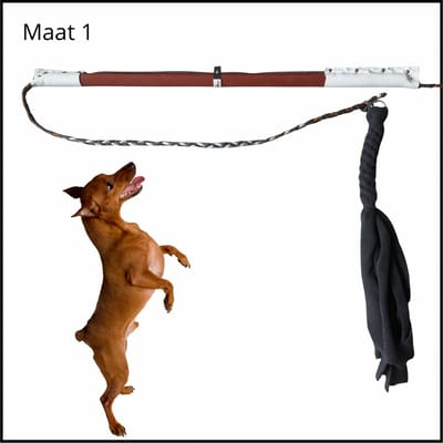 Hondenspeelgoed, Flirt Pole maat 1 in de kleuren roestbruin en creme. Hondenhengel - hondenspeelgoed - Hondentraining - hondenspeelhengel - trektouw - speelhengel - spelen en leren - dog training - ShukoGear by MadeByShuko