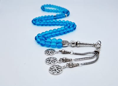 Handgemaakte tesbih "Tasbih" natuursteen " Blauwe kwarts " - Aantal kralen 99 - Diameter kralen 8MM - met metaal tassel "Arabesk" - Een mooi cadeau-idee