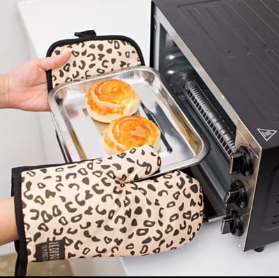 Ovenwanten Leopard - Luipaard - Design - Print - Ovenwanten - Pannenlap - Panterprint - Oven - Warmtebestendig - Hittebestendig - Keuken - Koken - Pannenlappen en Ovenwanten - Pannenlappen Set - 2 Stuks - Ovenhandschoenen - Oven Glove - Pot Pad -