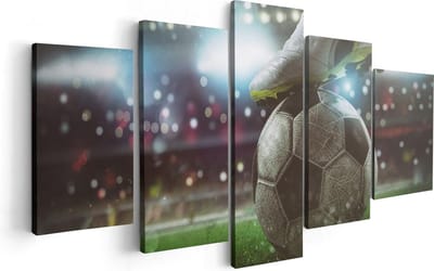 Artaza Canvas Schilderij Vijfluik Voetbal Aftrap Met De Bal In Het Stadion - 100x50 - Foto Op Canvas - Canvas Print