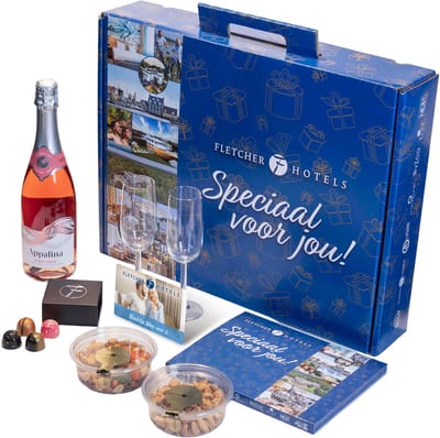 Fletcher Hotels Cadeaubox + Nachtje Weg Cadeaukaart | Giftset - Relatiegeschenk - Origineel Cadeau - Cadeau voor hem - Cadeau voor haar