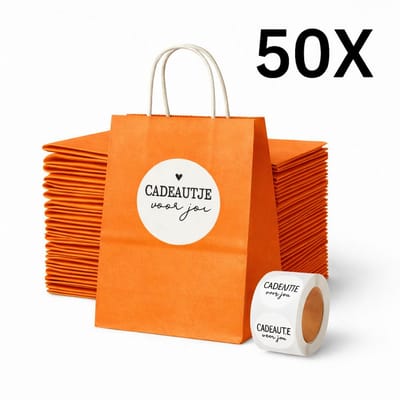 50 kleine papieren cadeautasjes oranje 18x8x22 cm + witte stickers “Cadeautje voor jou” draagtassen Kraftpapier Met gedraaid handgrepen - Kraft Tasjes Met Handvat - Zakjes