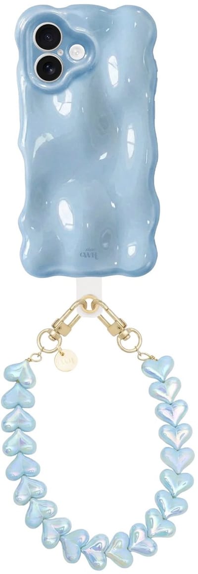 xoxo Wildhearts Bubbly case Ice Blue - Funky Hearts (Blue metallic) - geschikt voor iPhone 17 - Hoesje met telefoonkoord - golvend hoesje met hartjesketting - Telefoonhoesje met afneembaar koord - schokbestendig - Lichtblauw