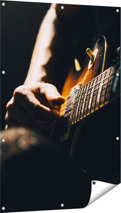 Gards Tuinposter Man Speelt Gitaar - 80x120 cm - Tuindoek - Tuindecoratie - Wanddecoratie buiten - Tuinschilderij